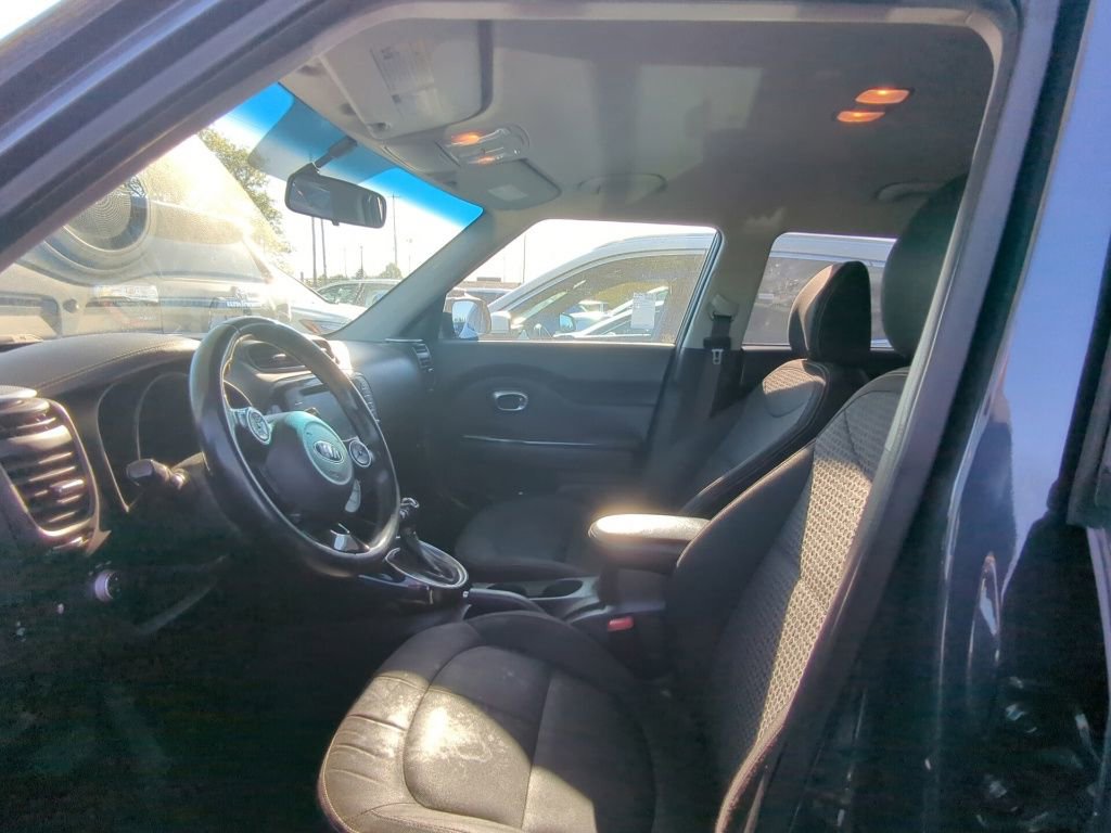 Used 2016 Kia Soul + w/ Audio Package FWD image 6