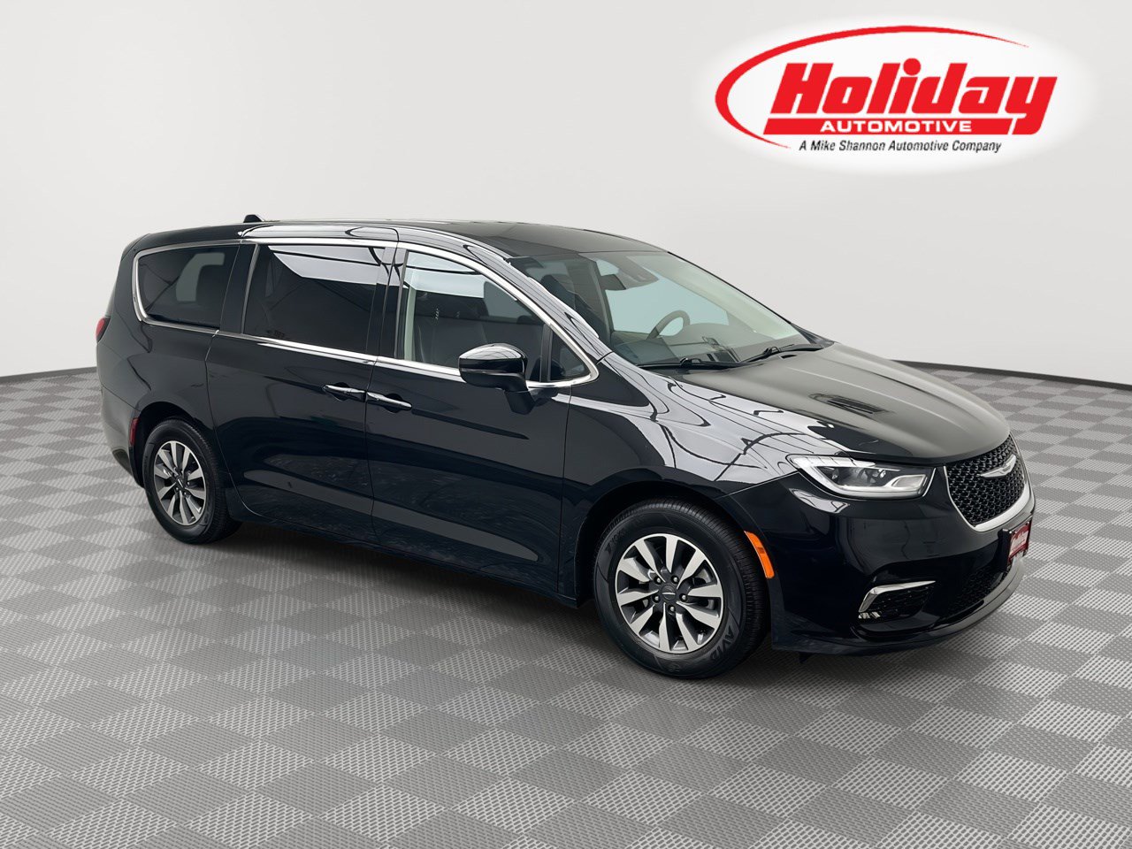 Used 2023 Chrysler Pacifica Touring-L