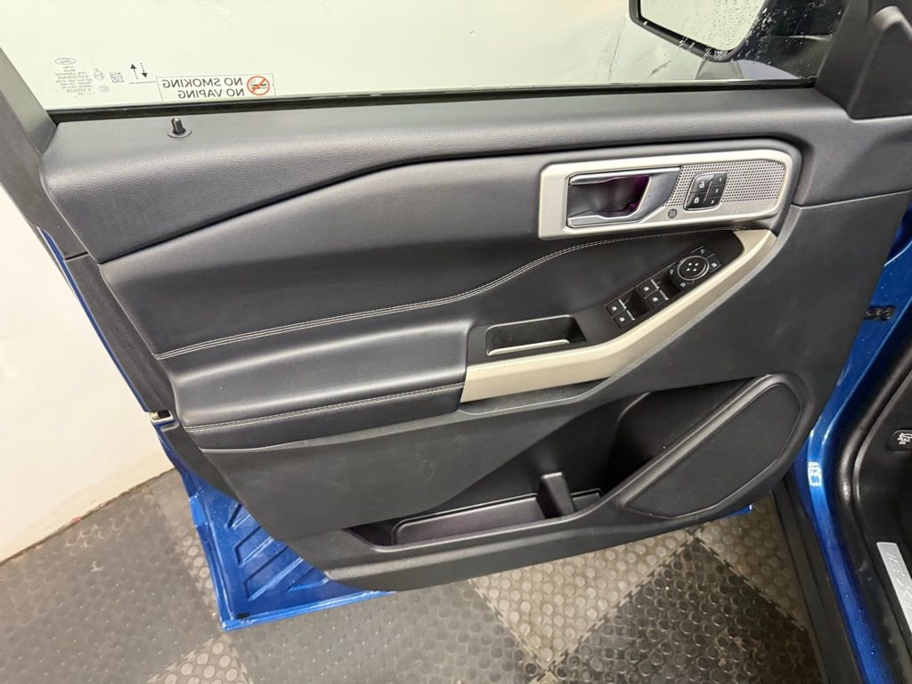 Used 2022 Ford Explorer Limited w/ Equipment Group 301A image 28