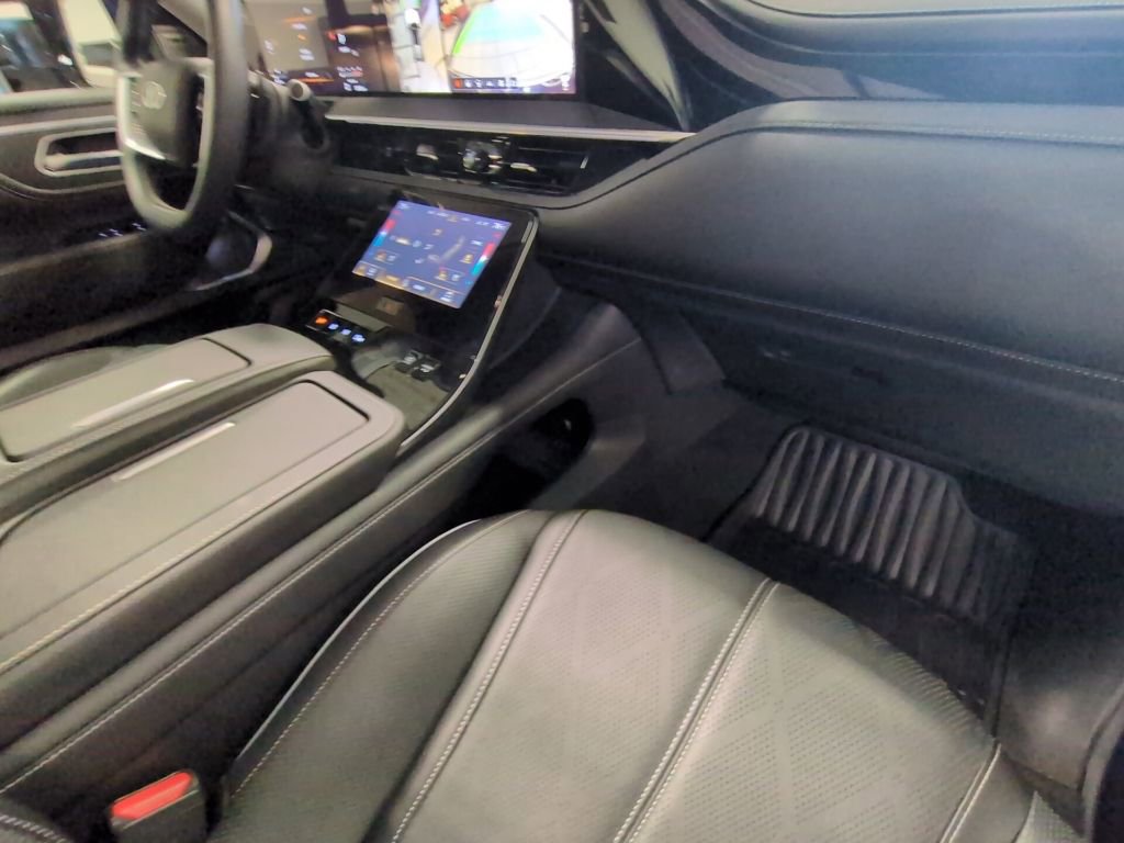 Used 2025 INFINITI QX80 Sensory image 23