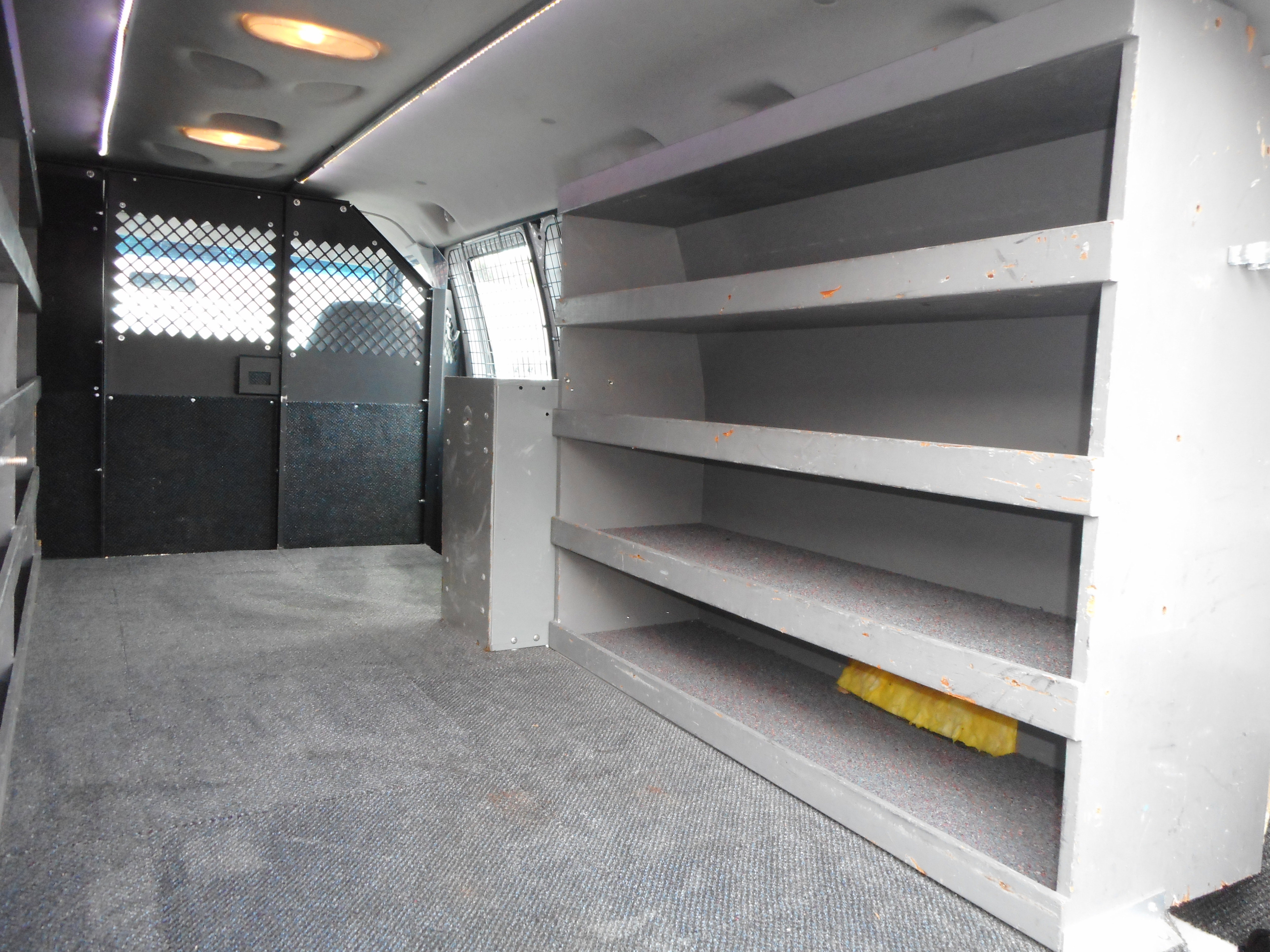 Used 2006 Ford E-250 and Econoline 250 RWD image 19