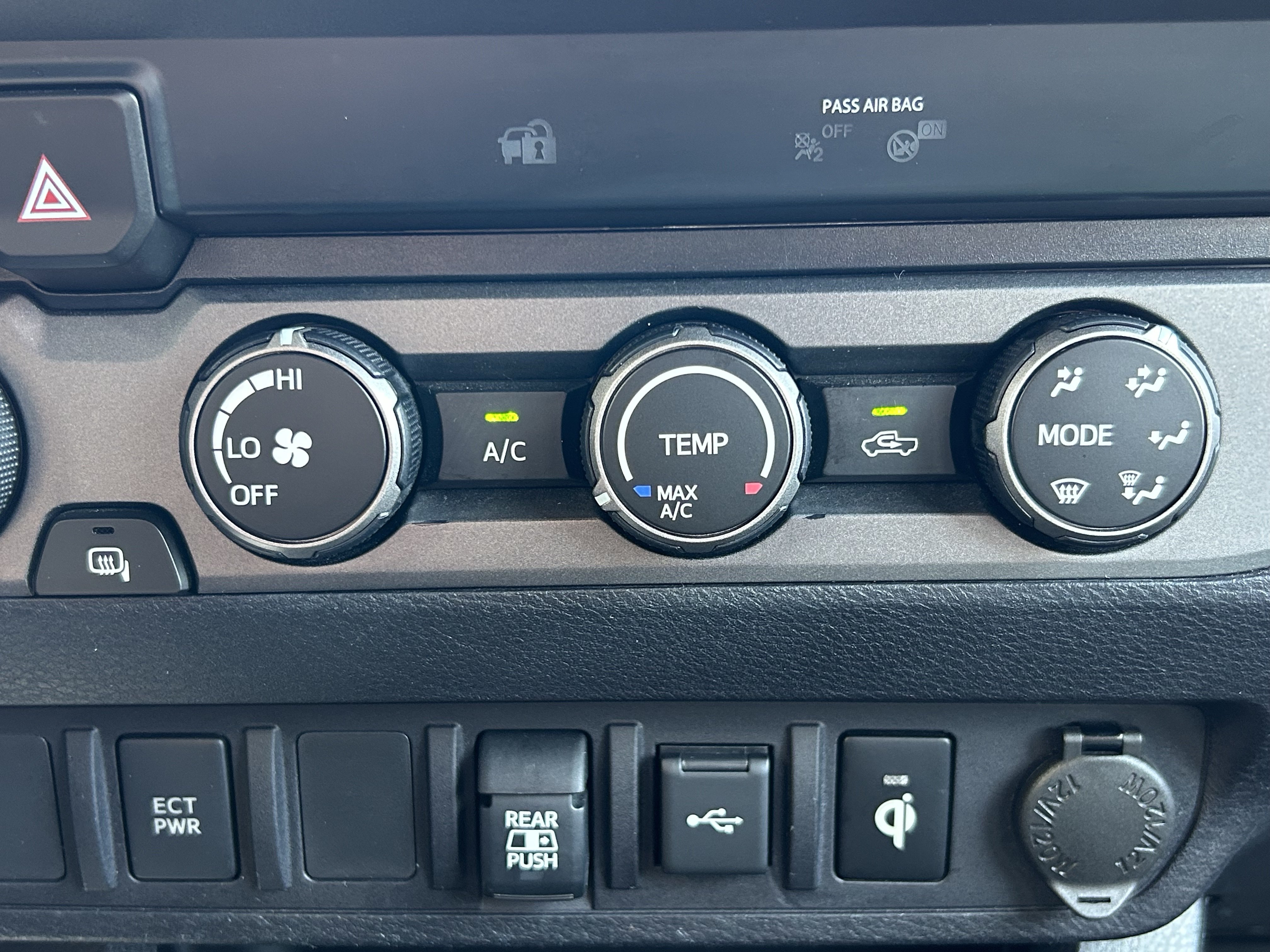 Certified 2020 Toyota Tacoma TRD Off-Road AWD/4WD image 27