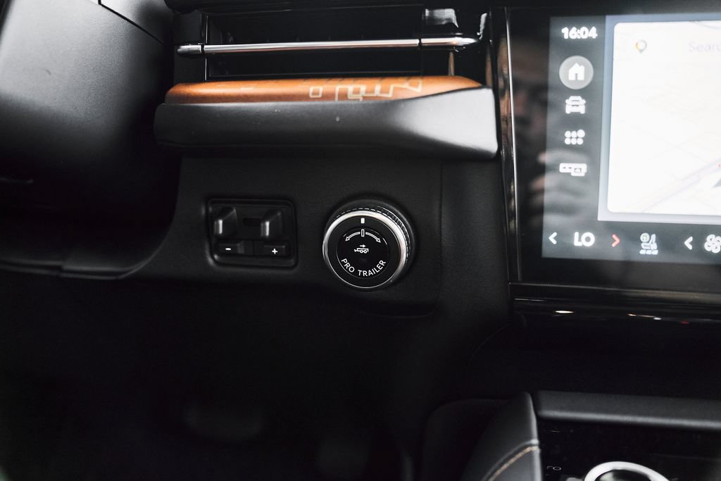 Used 2025 Lincoln Navigator Black Label AWD/4WD image 30