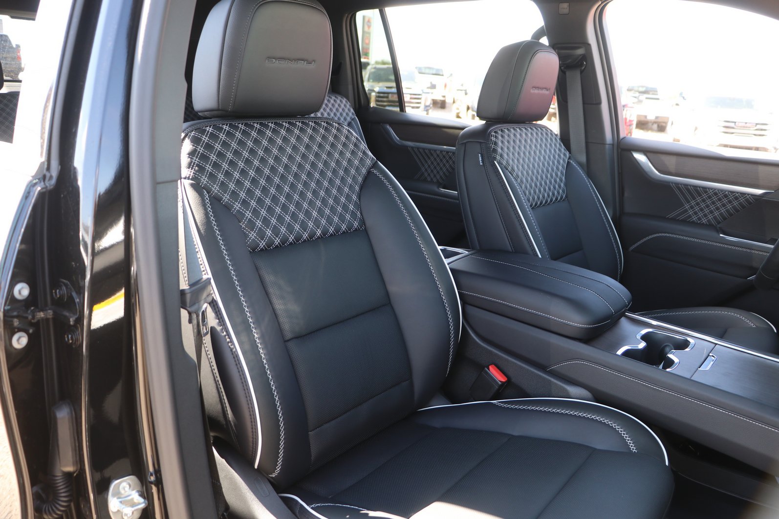 New 2026 GMC Acadia Denali w/ Super Cruise Package AWD/4WD image 36
