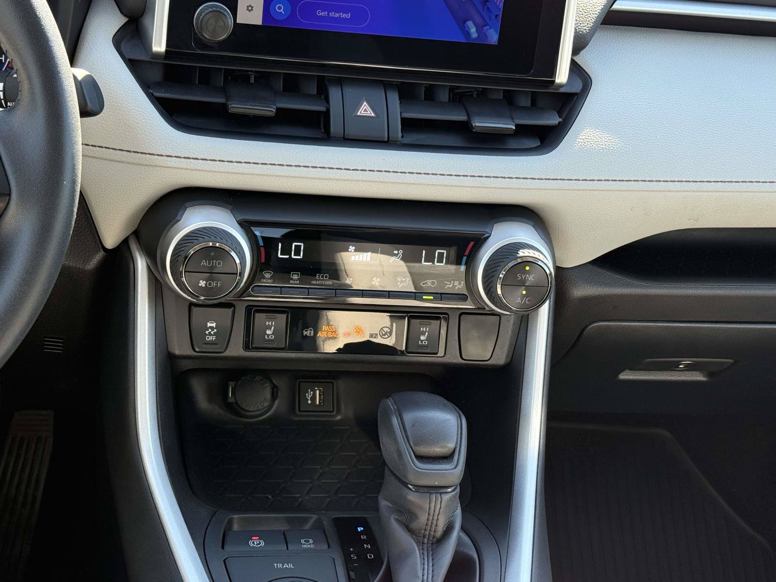 Used 2024 Toyota RAV4 XLE w/ Convenience Package AWD/4WD image 17