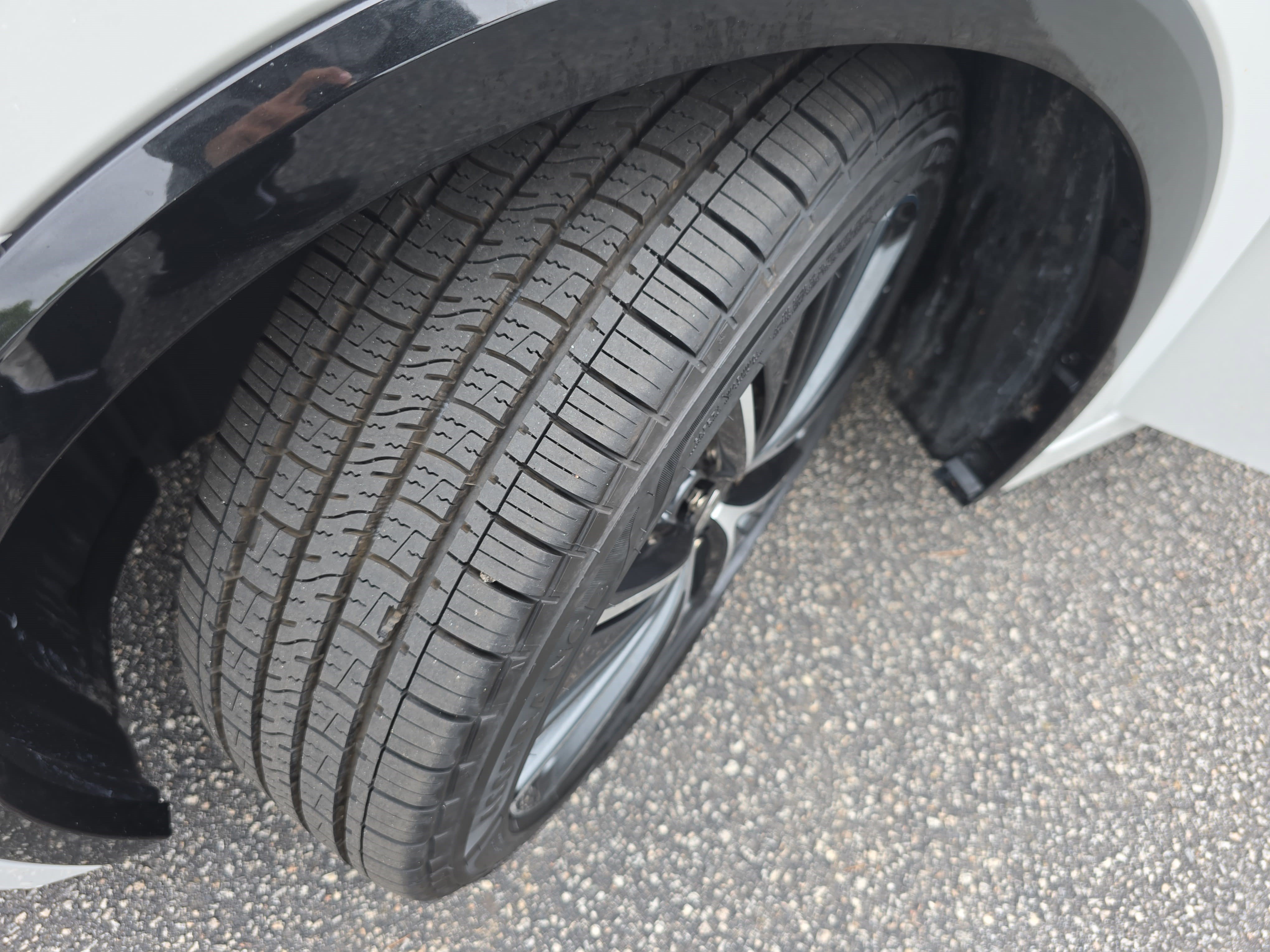 Used 2025 Toyota Prius XLE FWD image 28