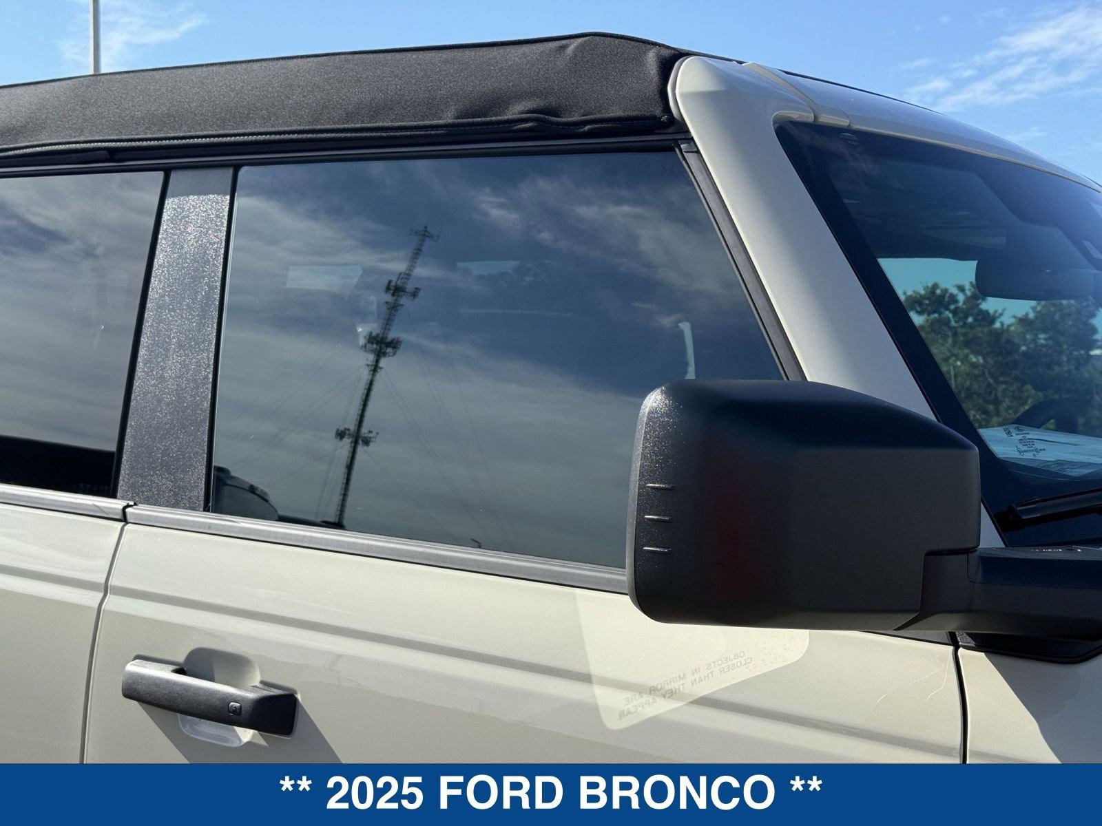 New 2025 Ford Bronco Badlands image 11
