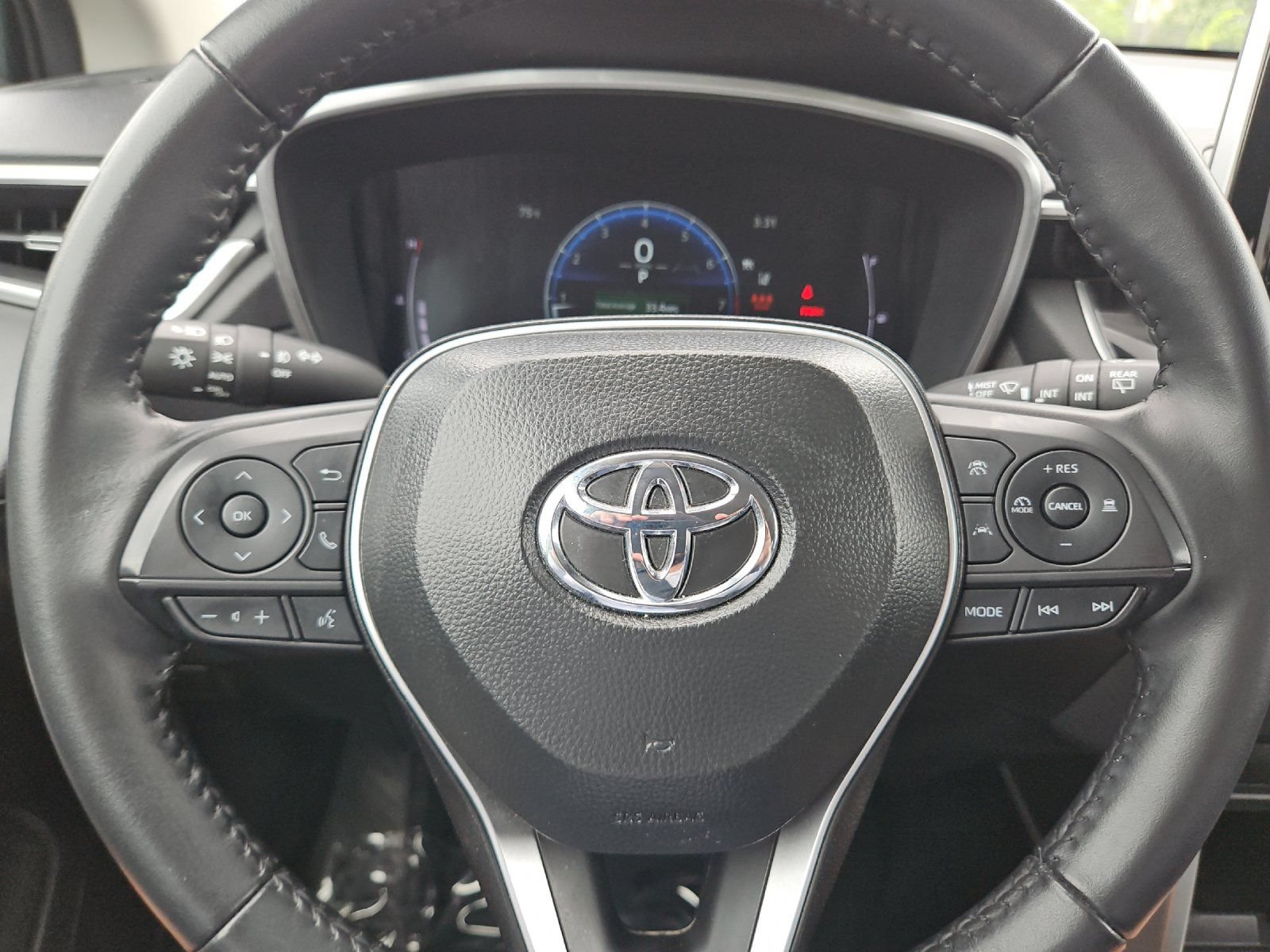Certified 2025 Toyota Corolla Cross XLE FWD image 21