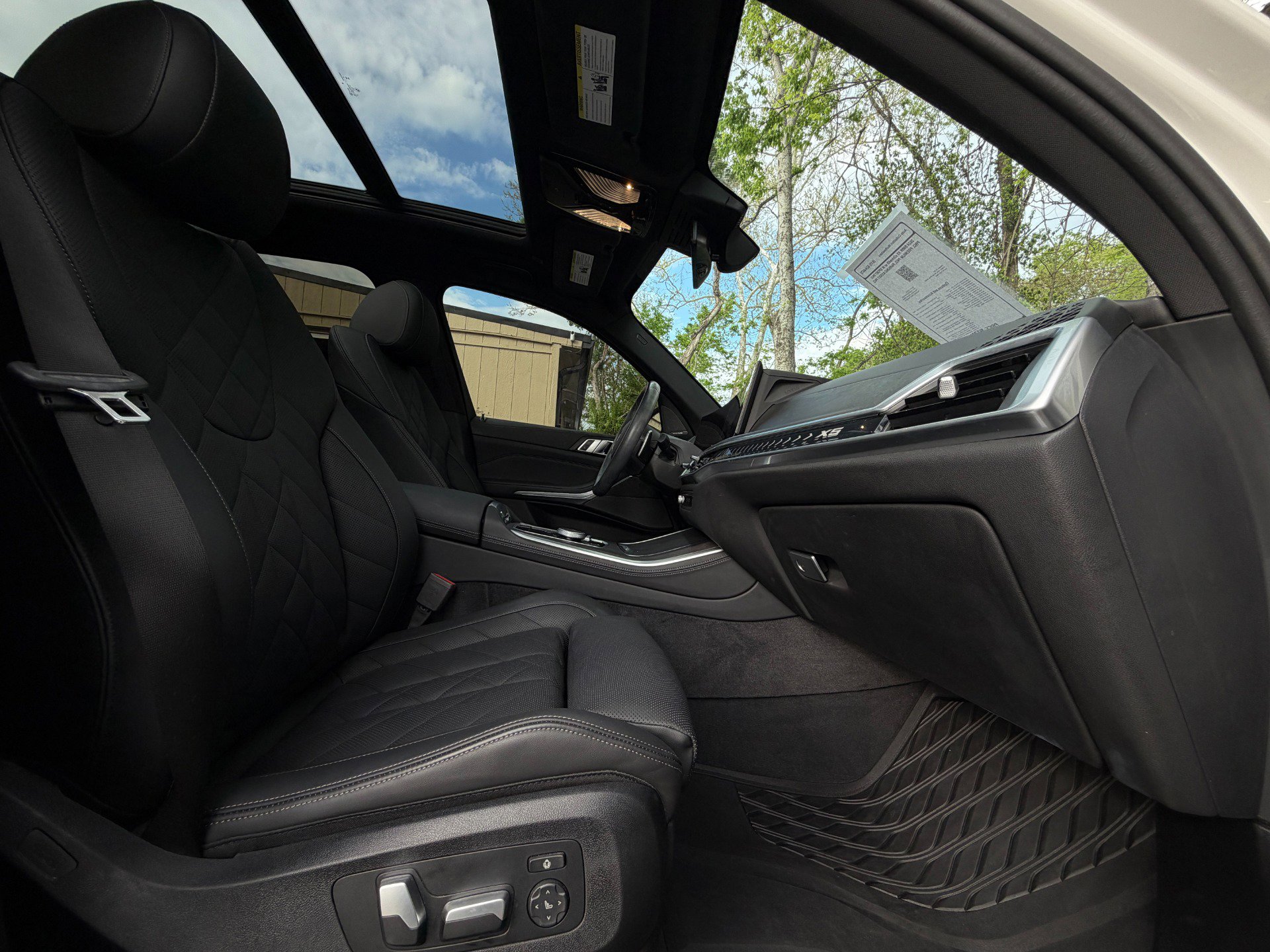 Used 2024 BMW X5 xDrive40i w/ M Sport Package image 15