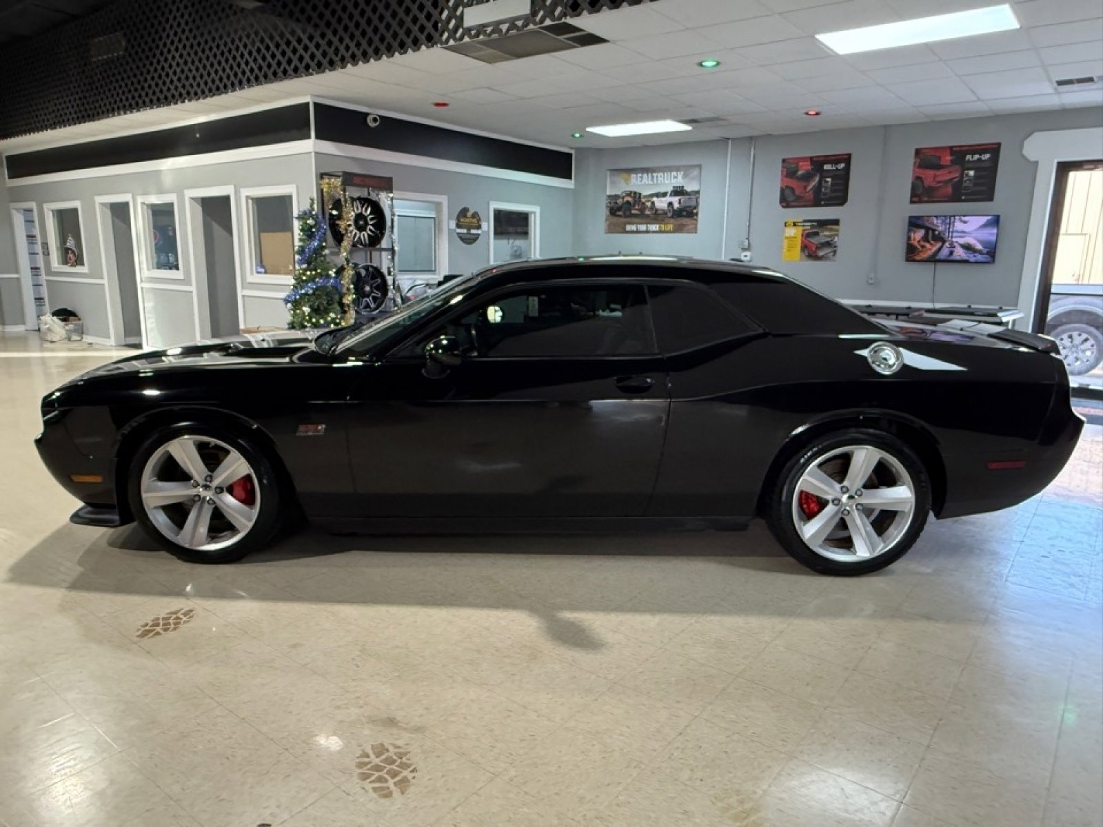 Used 2012 Dodge Challenger SRT8 w/ Premium Sound Group image 5