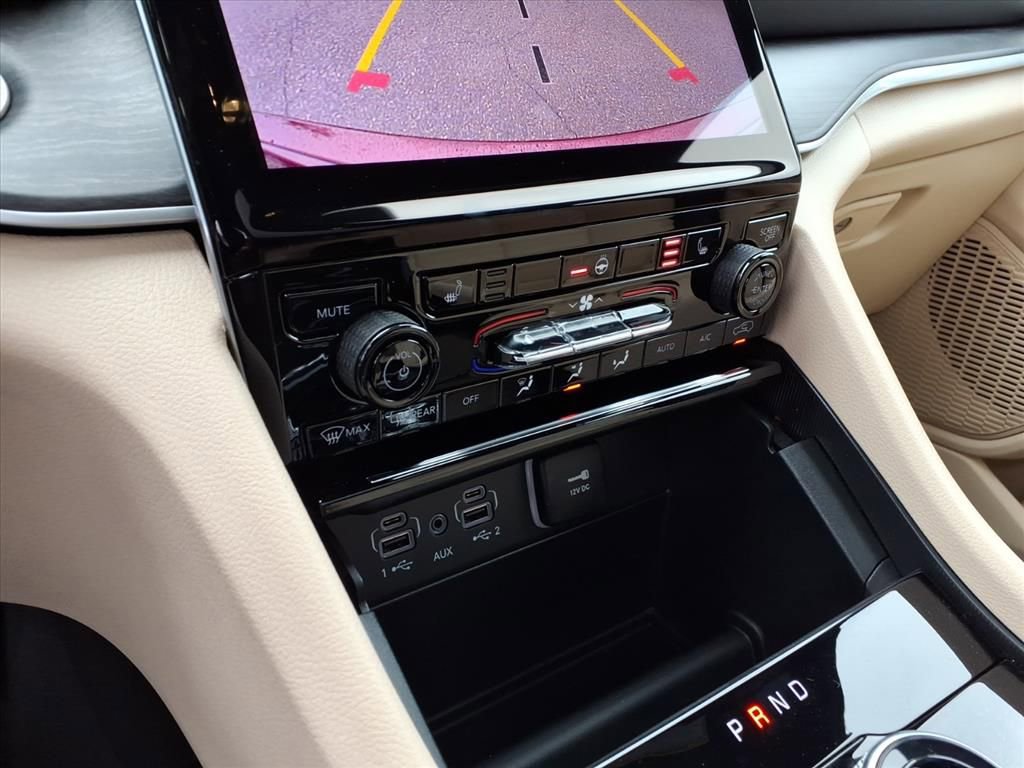 New 2025 Jeep Grand Cherokee Limited image 24