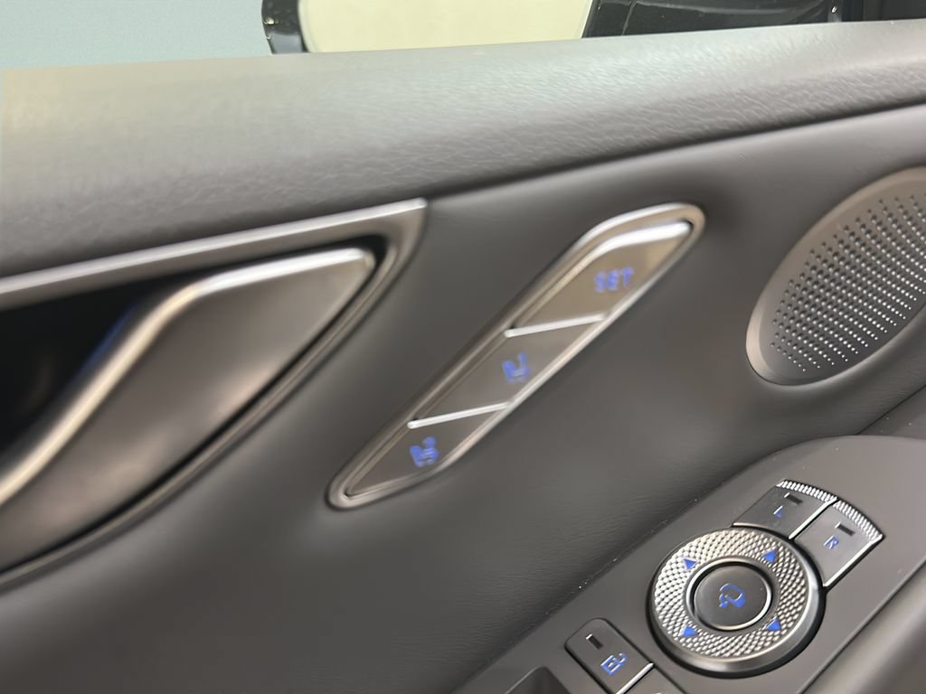 Certified 2025 Genesis G80 3.5T Sport Prestige AWD/4WD image 13
