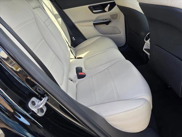 Used 2024 Mercedes-Benz GLC 300 4MATIC image 18