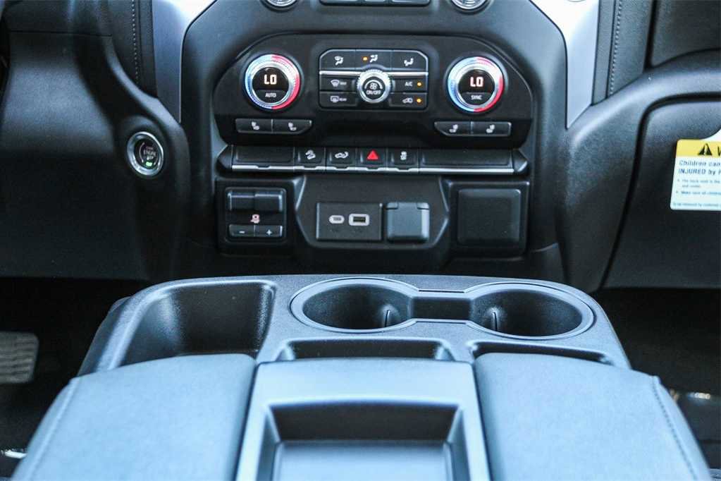 Used 2022 GMC Sierra 2500 SLE w/ SLE Value Package; image 13