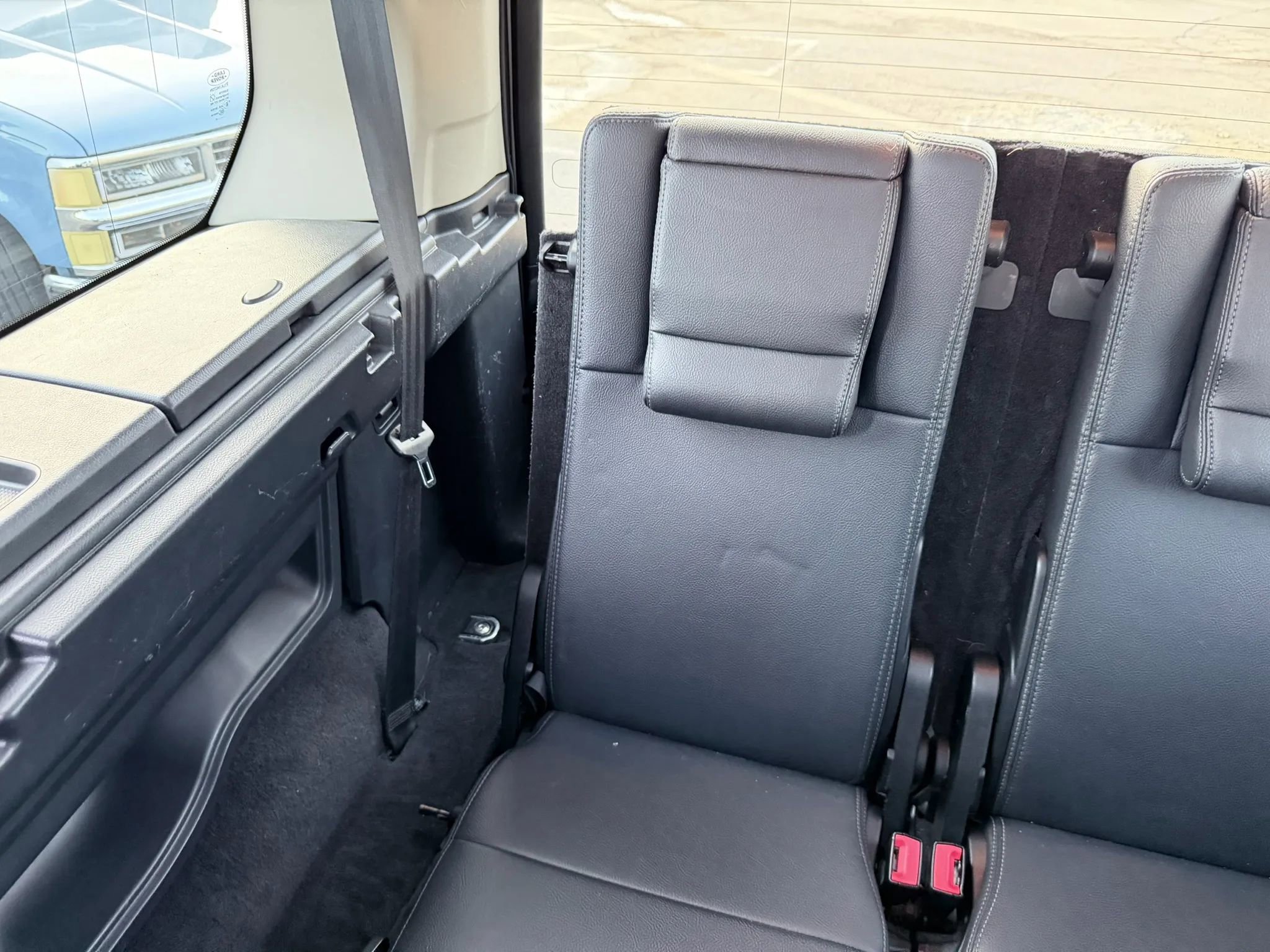 Used 2015 Land Rover LR4 HSE AWD/4WD image 26