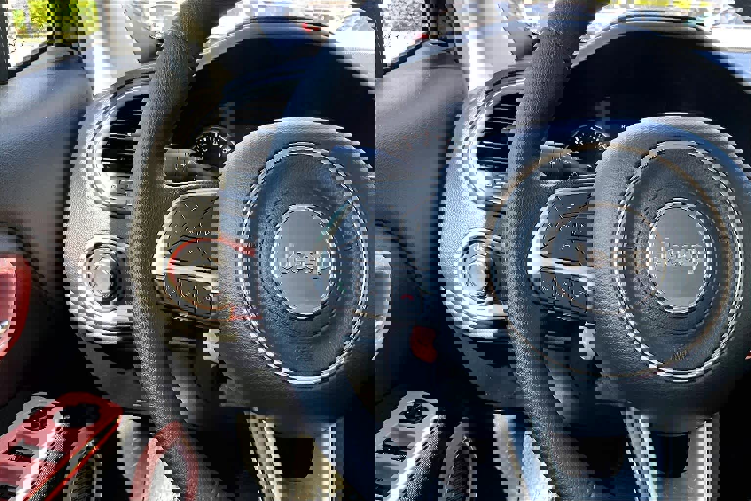 Used 2018 Jeep Renegade Sport w/ Power & Air Group image 23