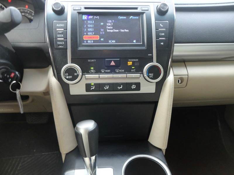 Used 2013 Toyota Camry LE image 9