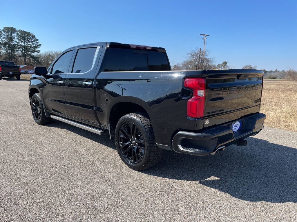 Used 2022 Chevrolet Silverado 1500 High Country w/ Technology Package image 3