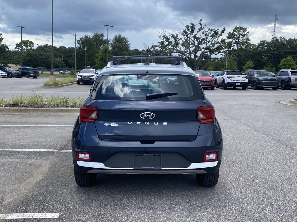 New 2026 Hyundai Venue SEL FWD image 7