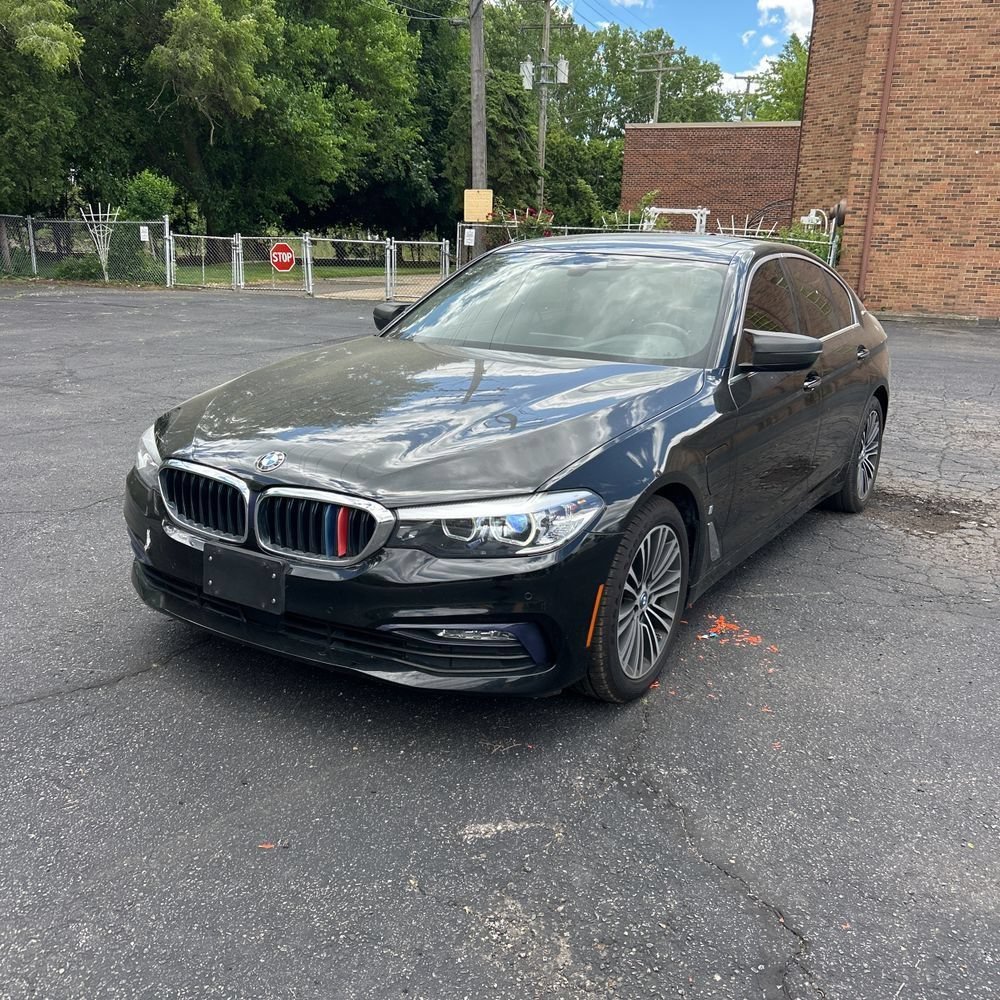 Used 2018 BMW 530e xDrive AWD/4WD image 3