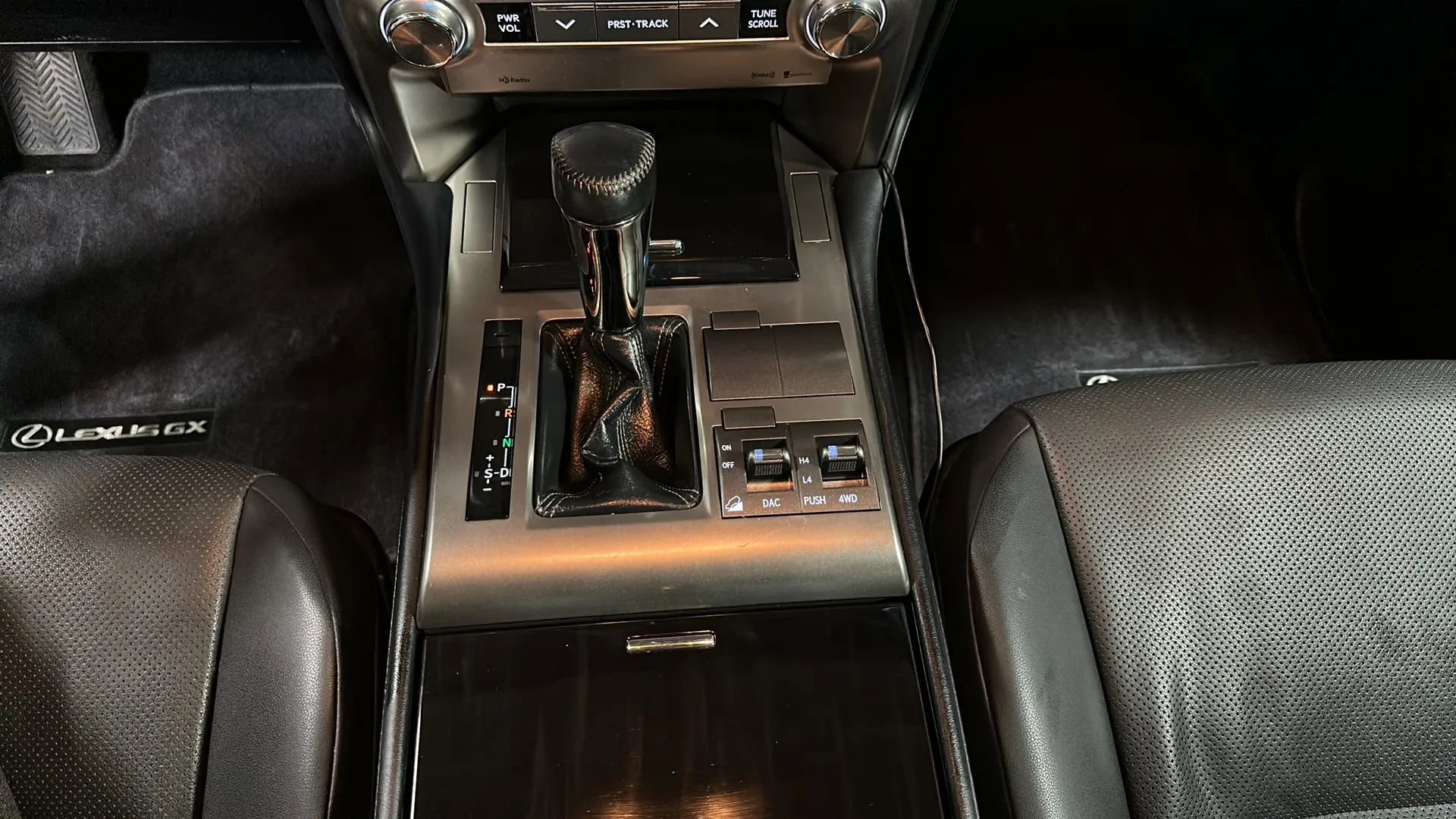 Used 2014 Lexus GX 460 image 26