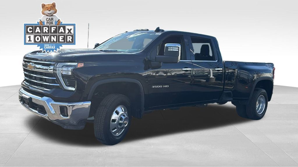 Used 2025 Chevrolet Silverado 3500 LTZ image 3