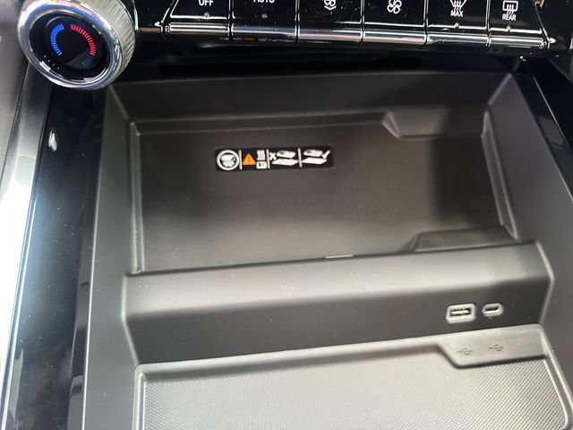 New 2026 Chevrolet Suburban High Country image 30