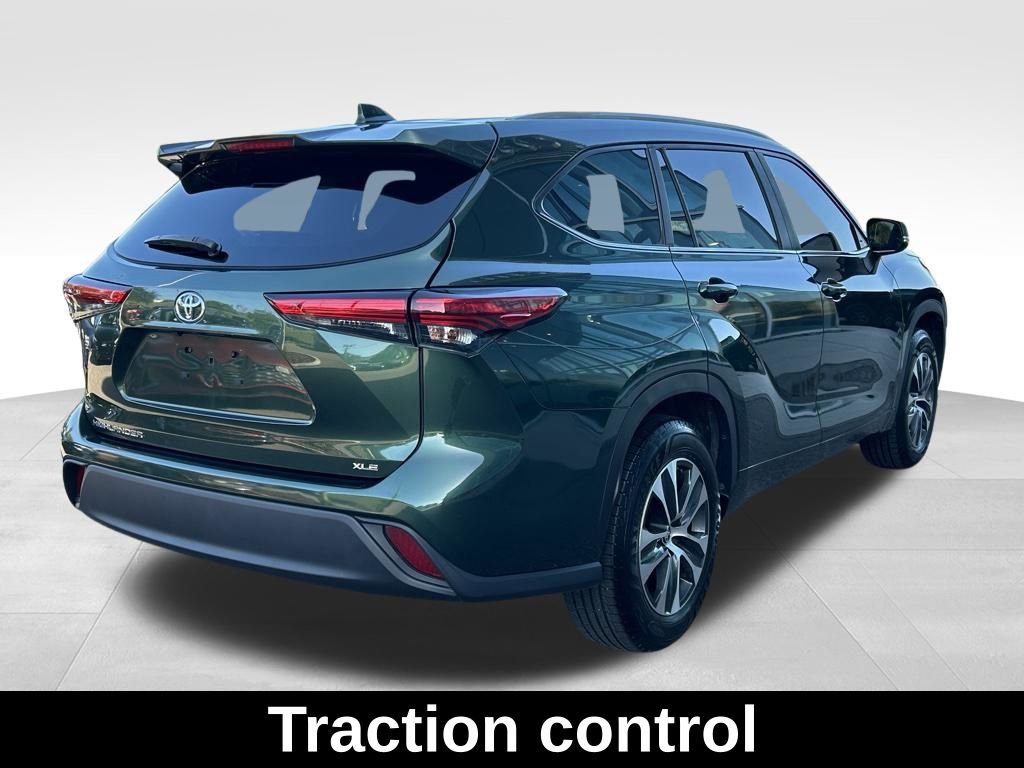 Used 2023 Toyota Highlander XLE FWD image 5