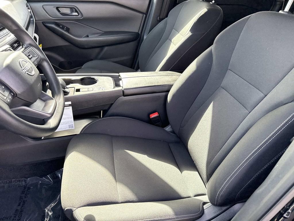 Used 2025 Nissan Rogue S image 20