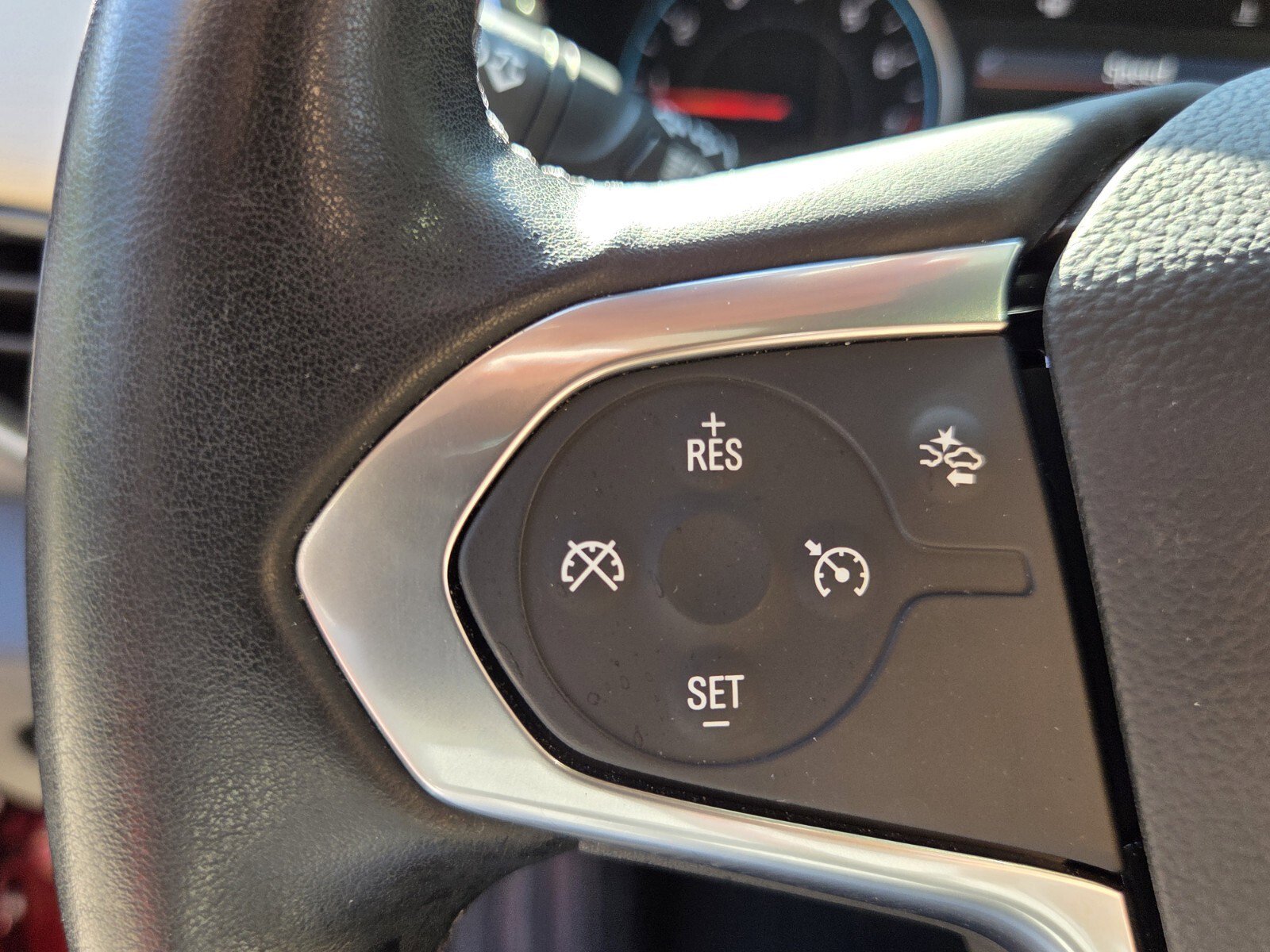 Certified 2023 Chevrolet Traverse LT FWD image 33
