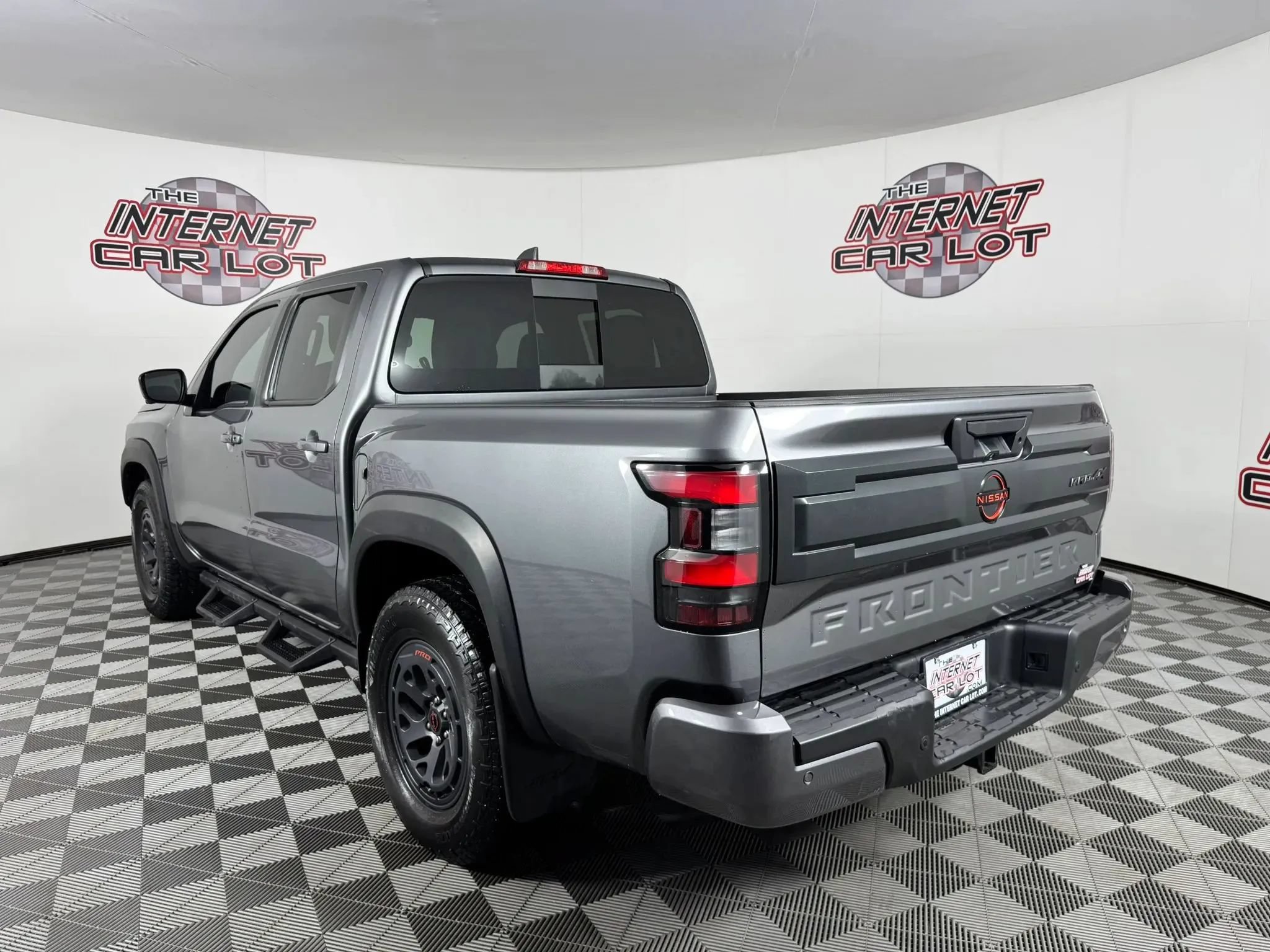 Used 2025 Nissan Frontier PRO-4X w/ Pro Convenience Package AWD/4WD image 5
