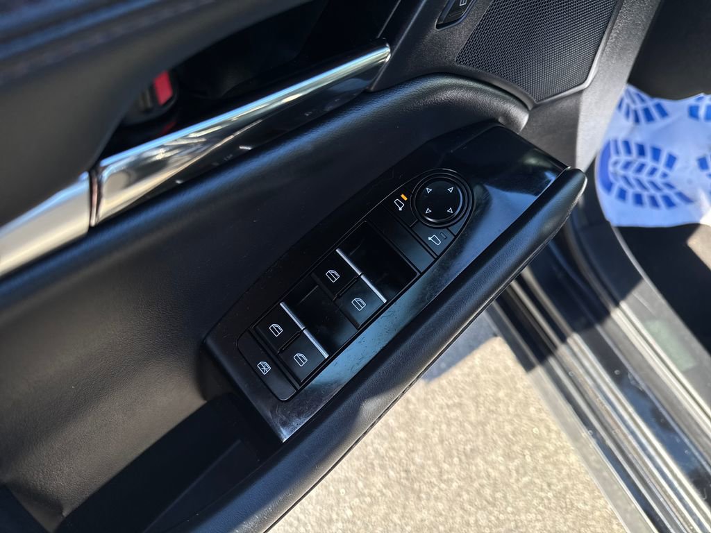 Used 2022 MAZDA MAZDA3 s image 11