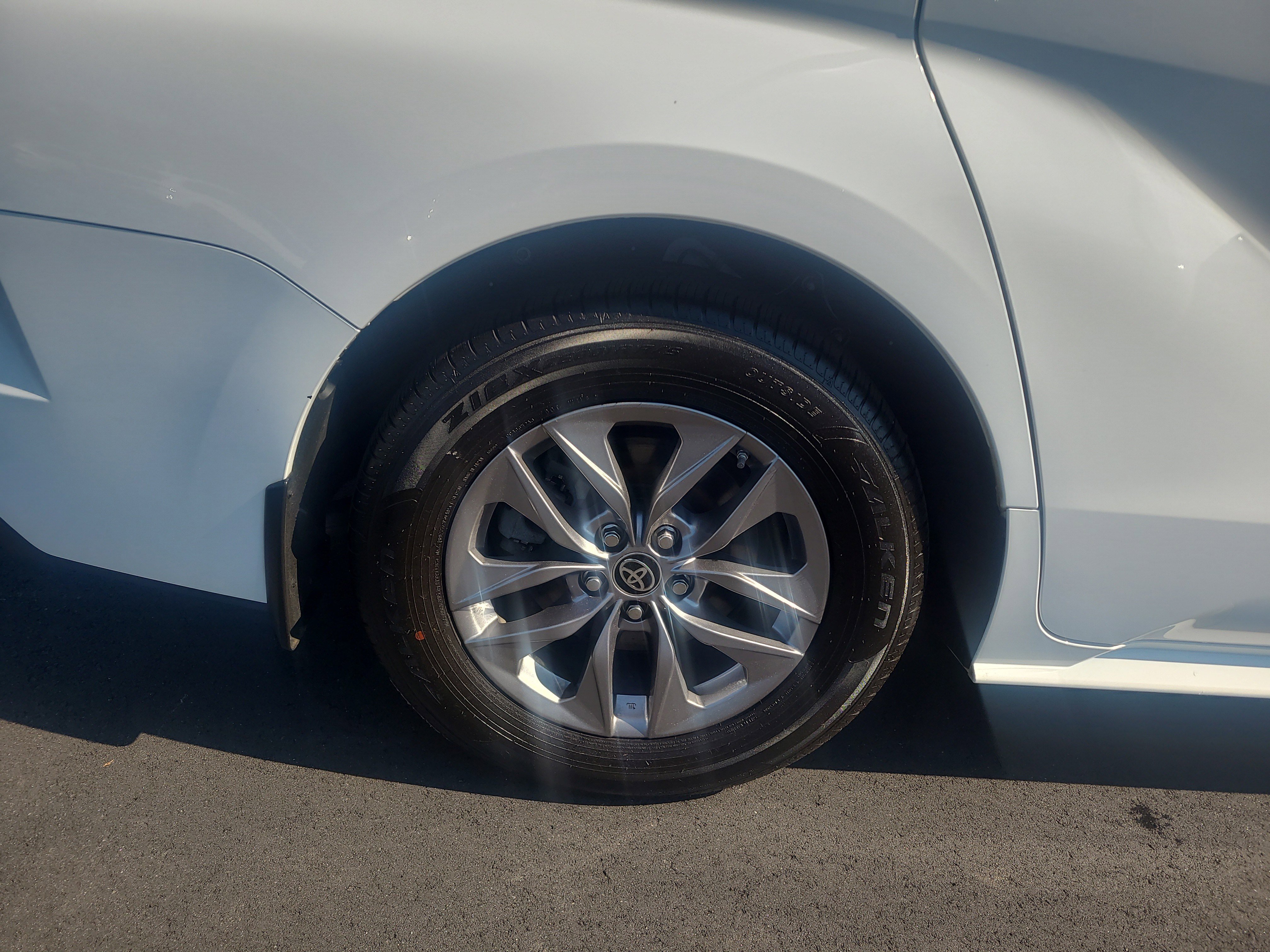 Certified 2023 Toyota Sienna LE AWD/4WD image 11