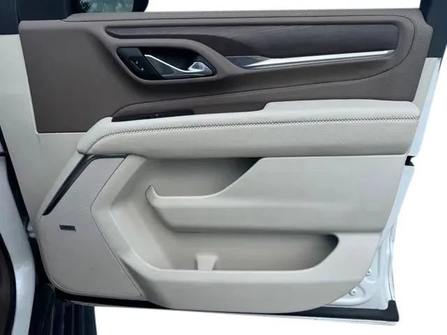 Used 2023 GMC Yukon Denali AWD/4WD image 16
