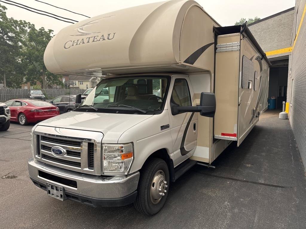 Used 2016 Ford E-450 and Econoline 450 Super Duty w/ Motorhome Prep Package RWD image 3