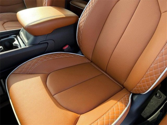 New 2026 Chrysler Pacifica Pinnacle image 32