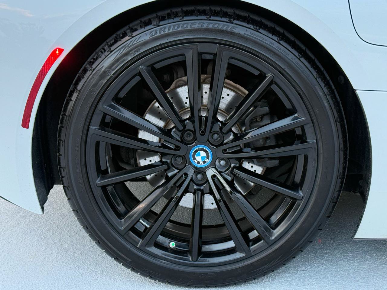 Used 2019 BMW i8 Coupe AWD/4WD image 14