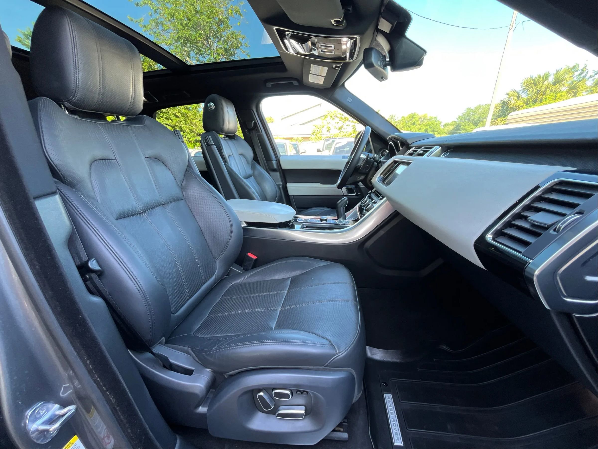 Used 2014 Land Rover Range Rover Sport Supercharged AWD/4WD image 24