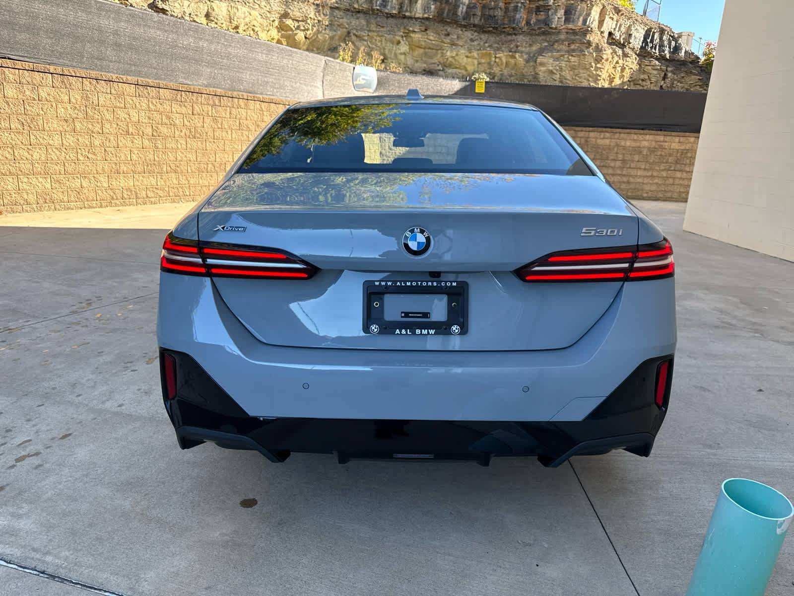 Used 2026 BMW 530i xDrive w/ M Sport Package AWD/4WD image 4