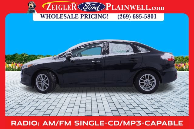 Used 2017 Ford Focus SE image 2
