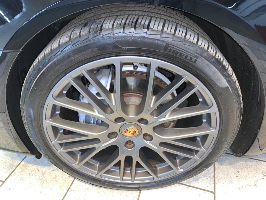 Used 2023 Porsche Panamera 4 Platinum Edition w/ Assistance Package image 12