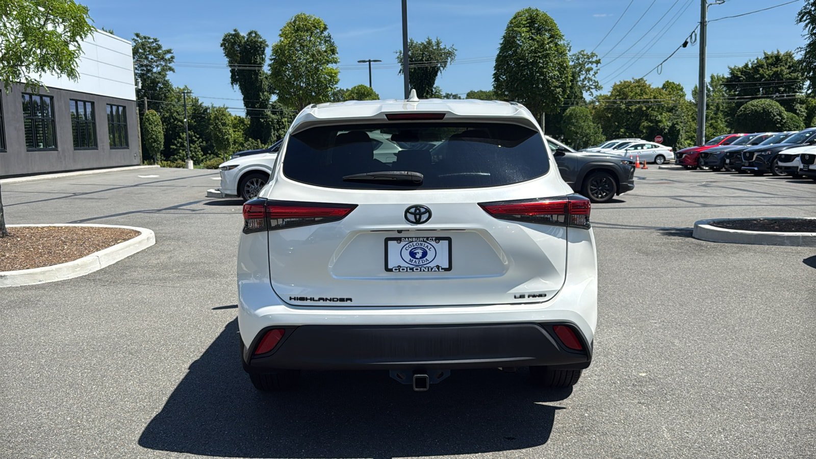 Used 2020 Toyota Highlander LE AWD/4WD image 5