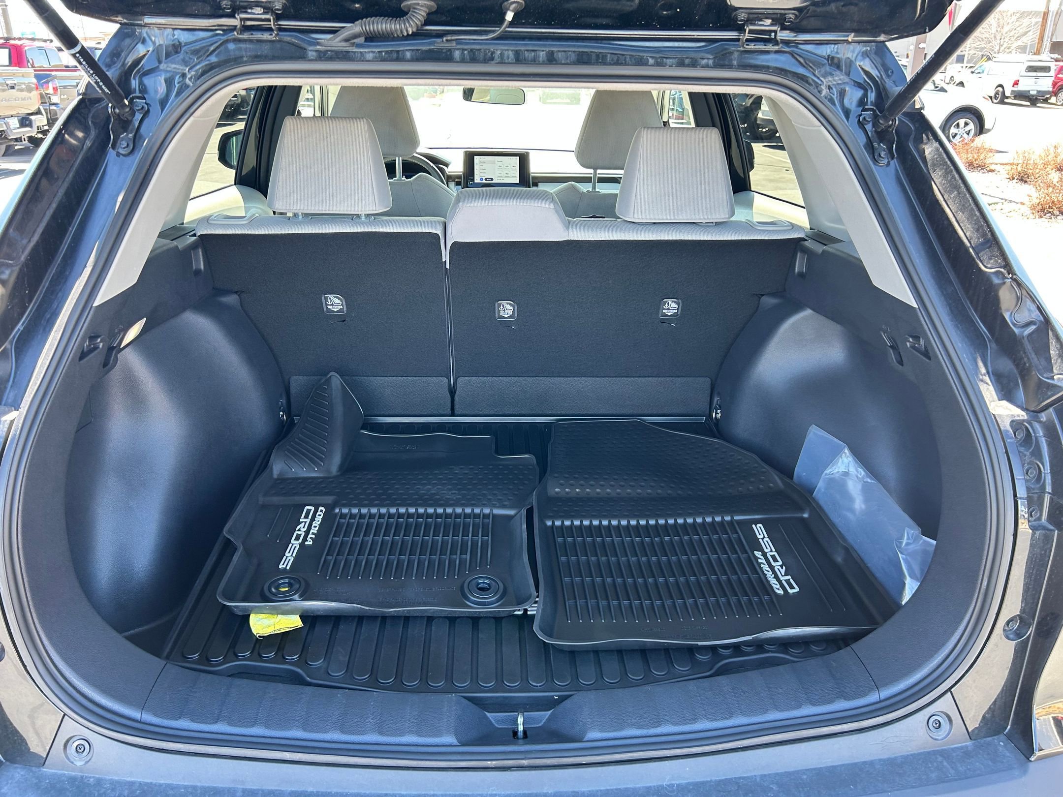 Certified 2025 Toyota Corolla Cross LE image 24