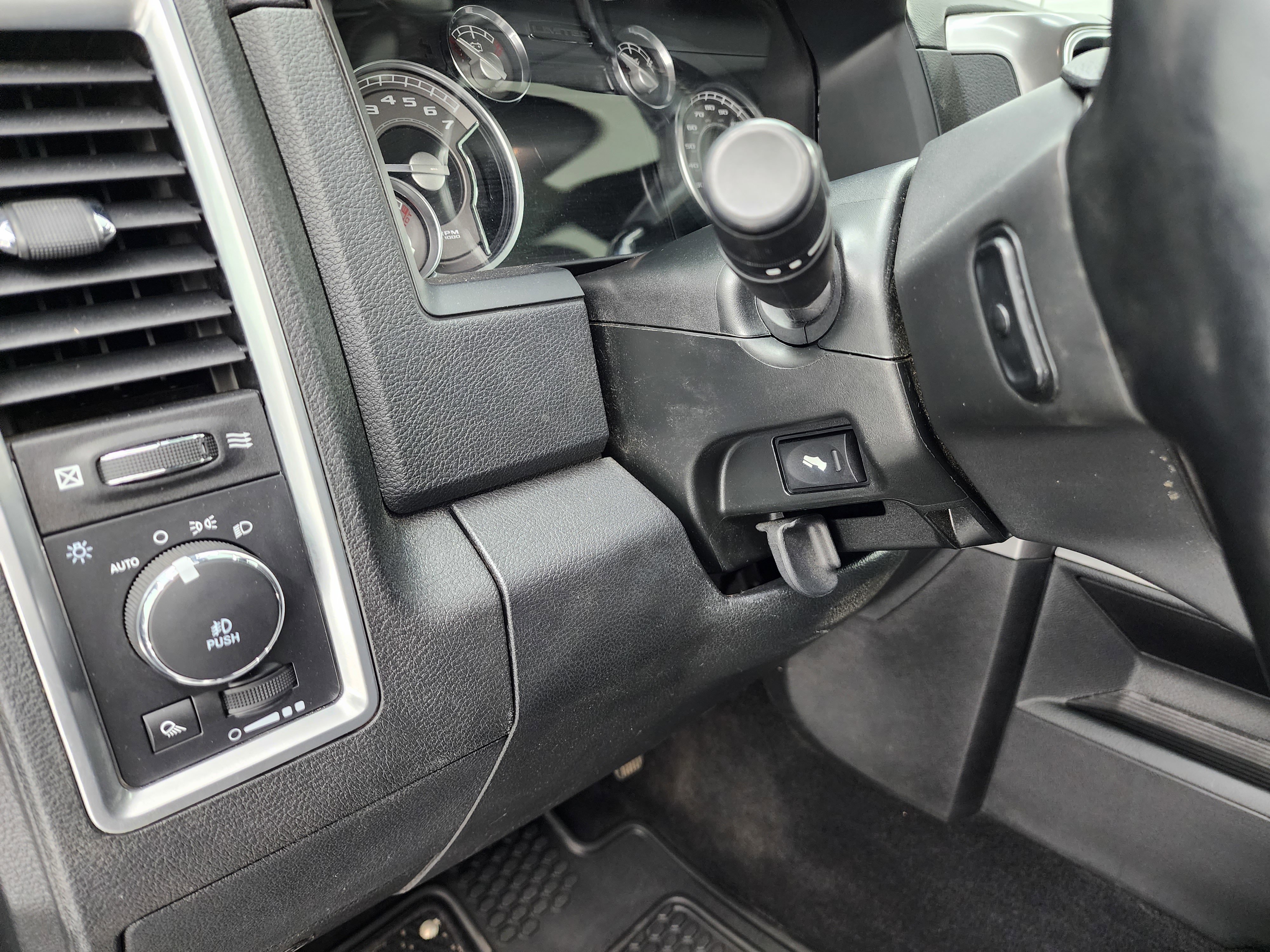 Used 2018 RAM 2500 Limited image 41