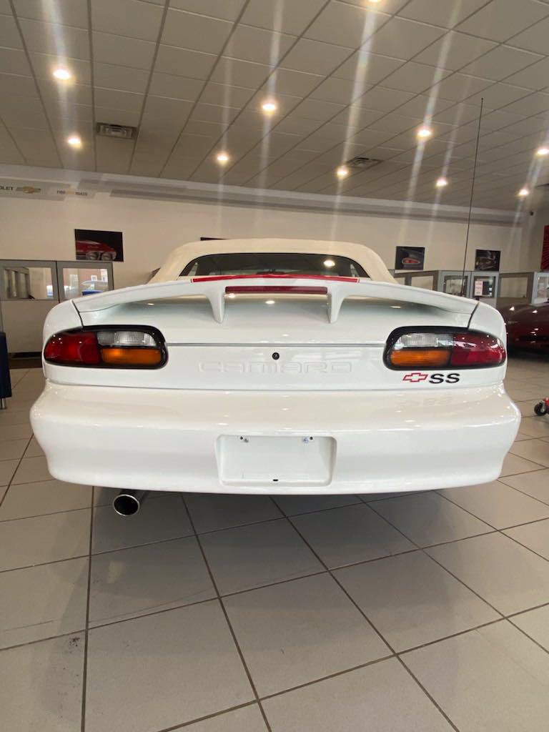 Used 1998 Chevrolet Camaro Z28 w/ SS Performance/Appearance Pkg RWD image 9