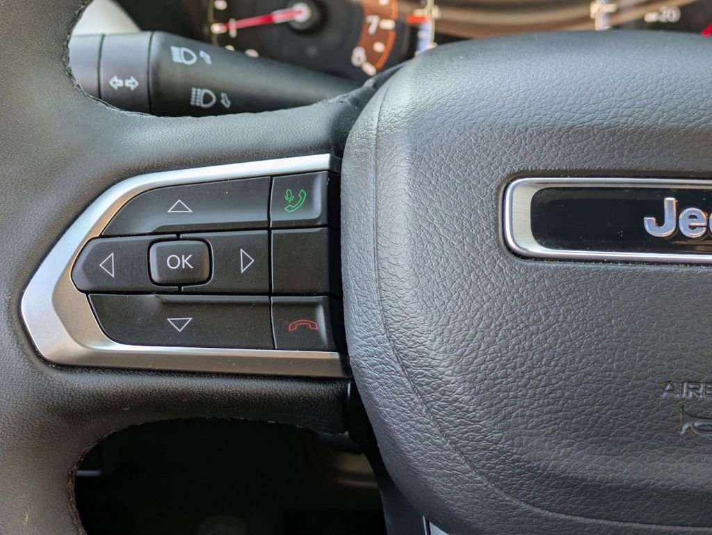 Used 2025 Jeep Compass Limited image 20