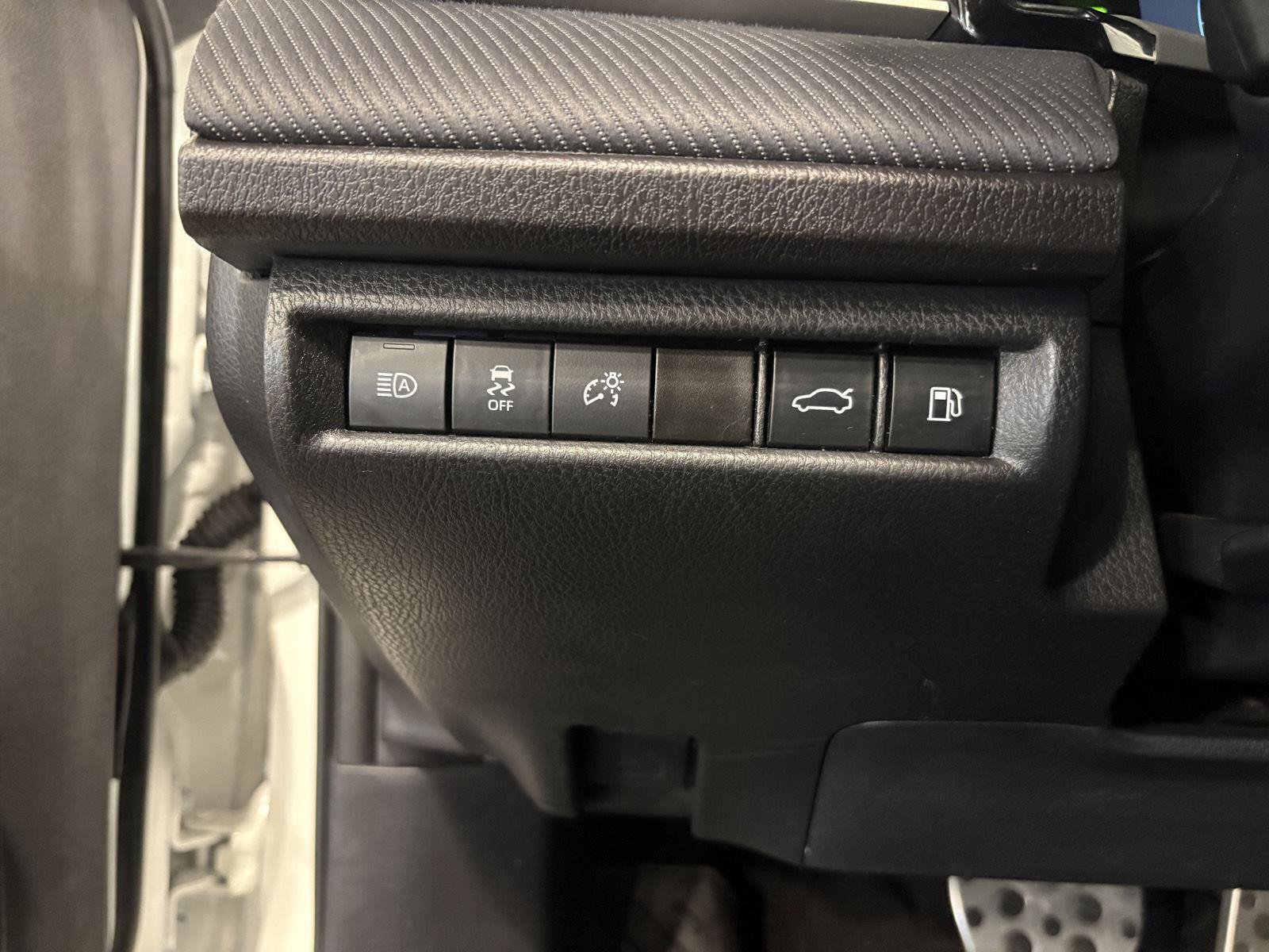 Used 2025 Toyota Camry SE FWD image 22