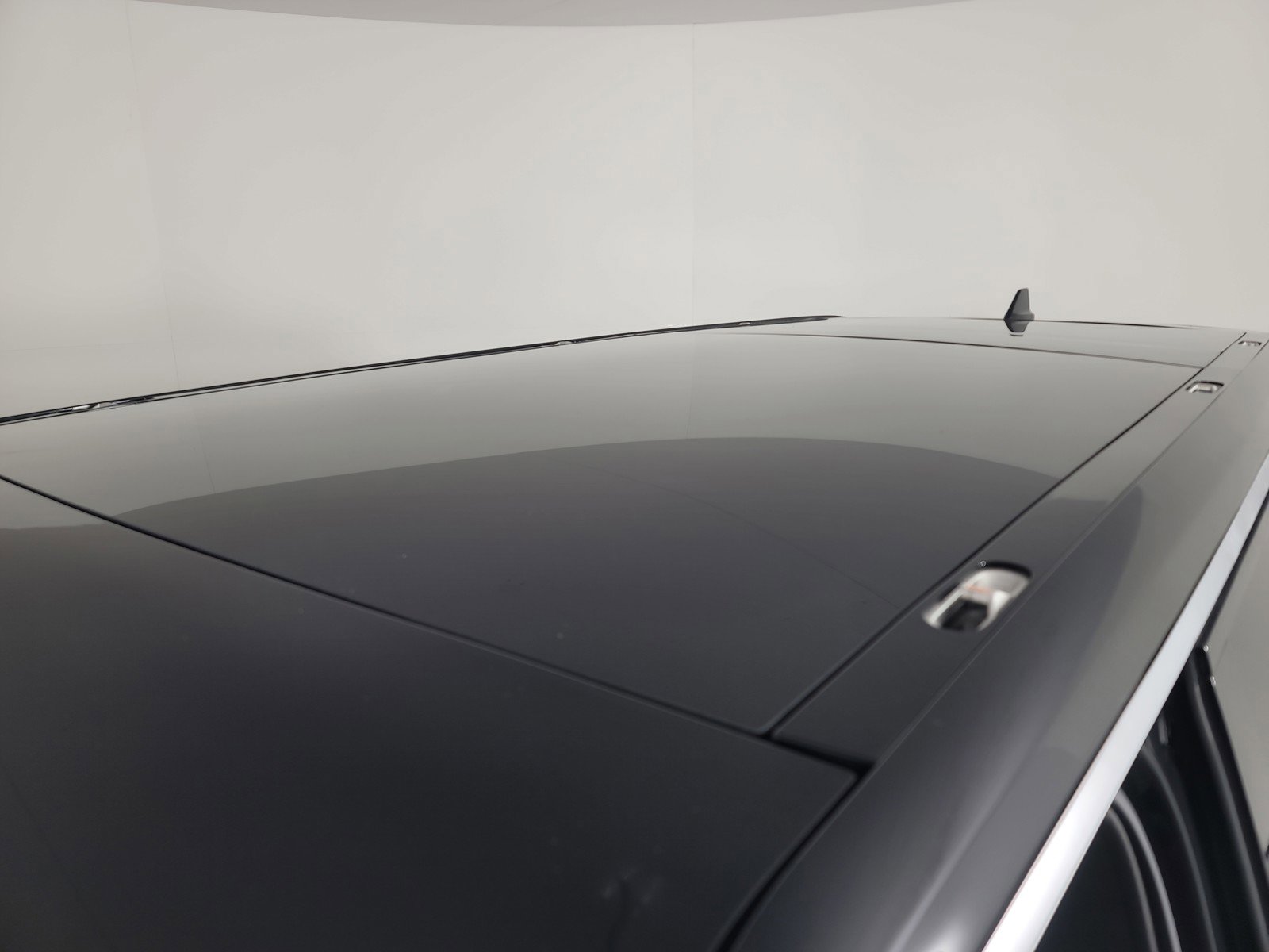 Used 2022 Rivian R1S Launch Edition image 13