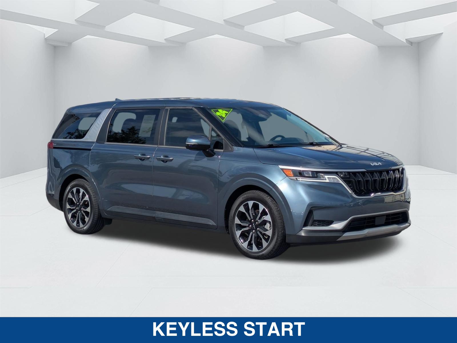 Used 2024 Kia Carnival EX FWD video 3