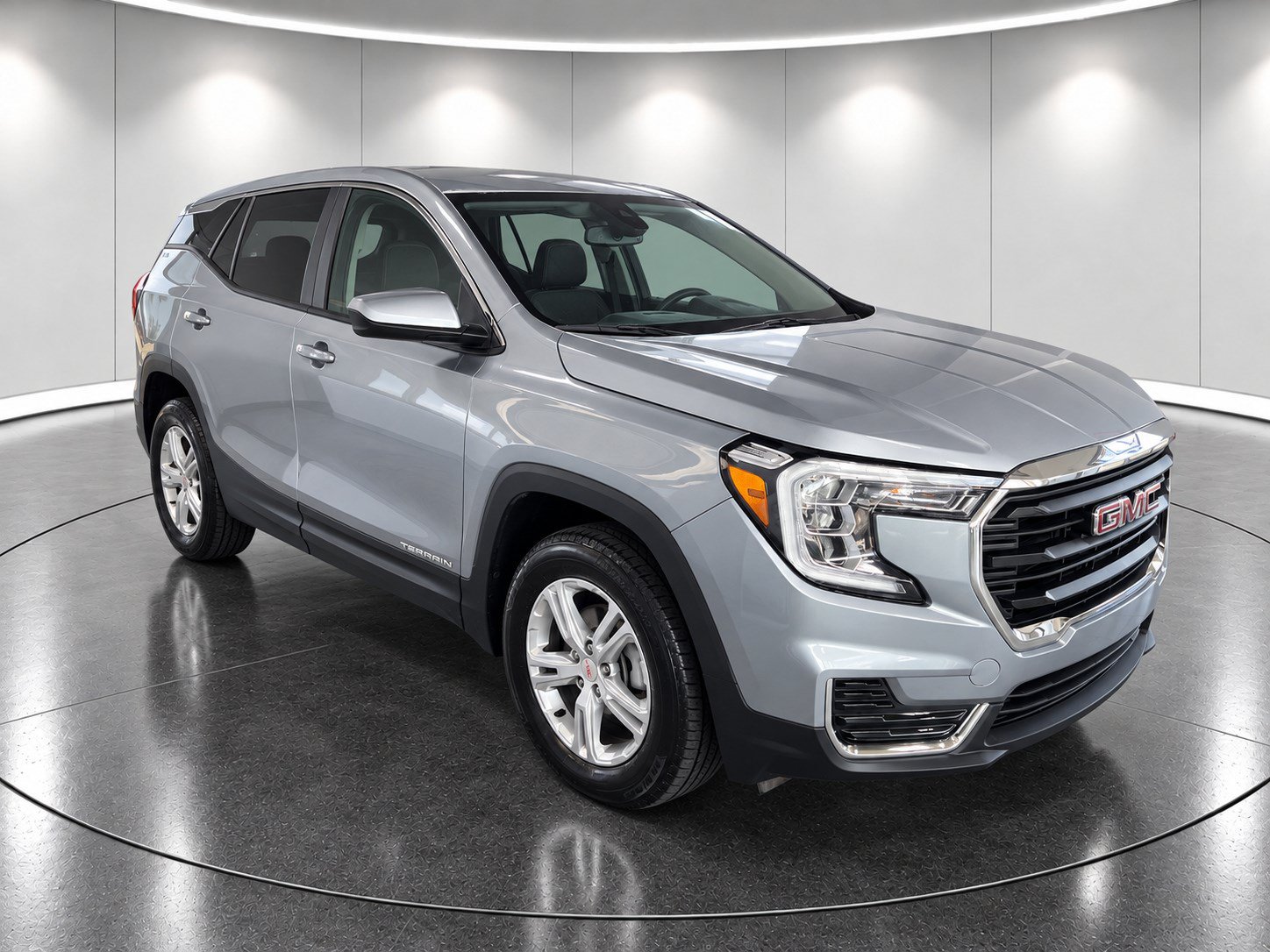 Used 2024 GMC Terrain SLE AWD/4WD image 3